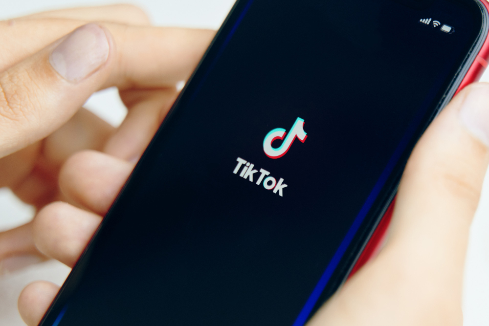 Cum să îți optimizezi timpul de postare pe TikTok